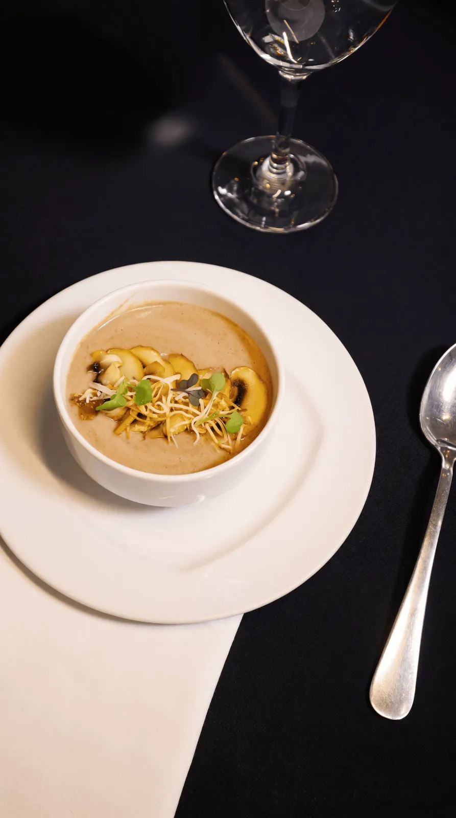 KA! Restaurante — mesa servida, fotografía gastronómica